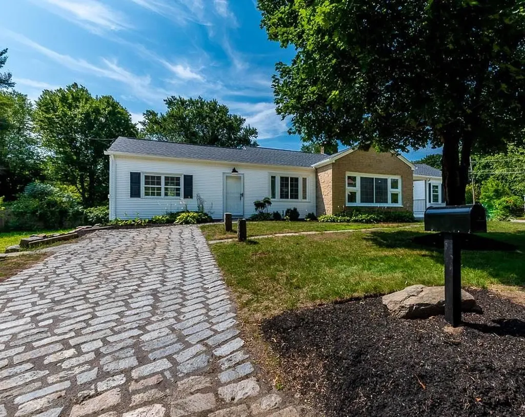 237 Sneech Pond Road Cumberland RI 02864