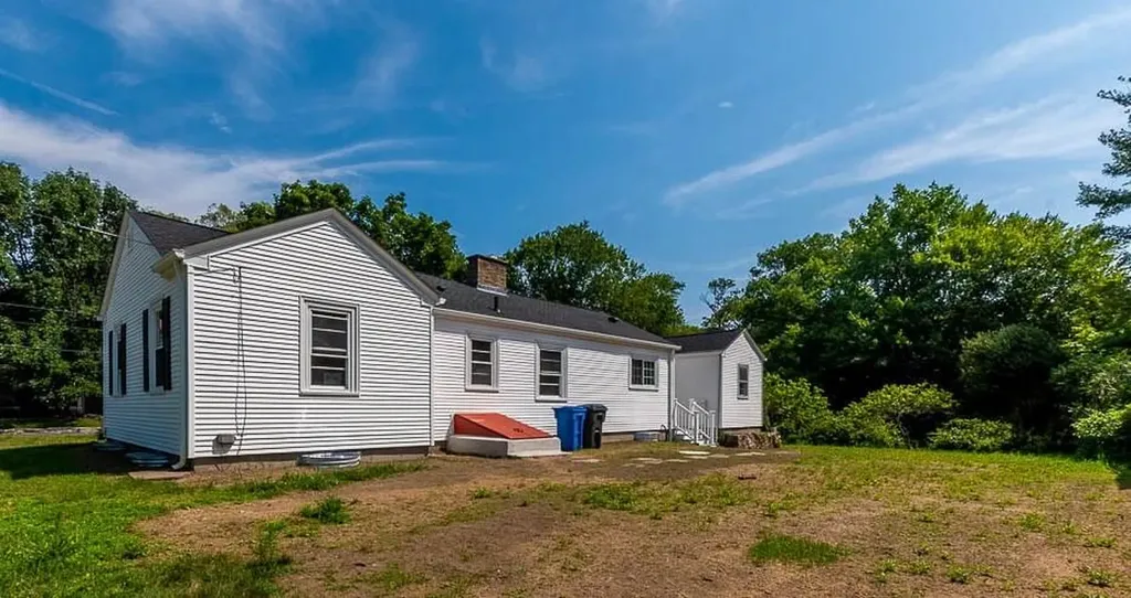 237 Sneech Pond Road Cumberland RI 02864