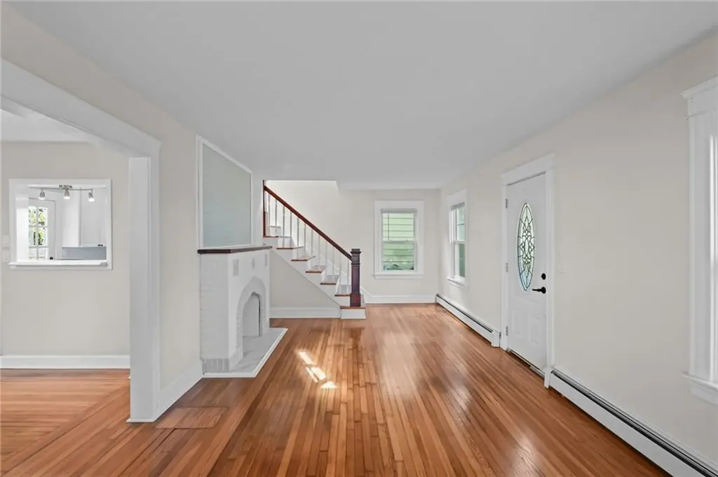 108 Pleasant View Road Warwick RI 02888