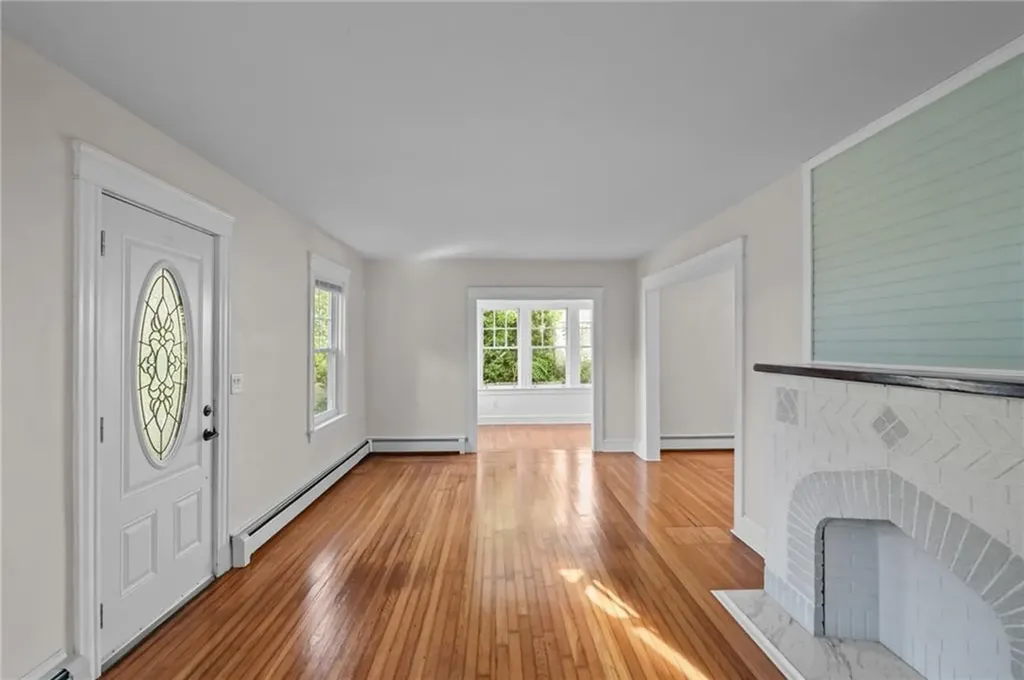 108 Pleasant View Road Warwick RI 02888