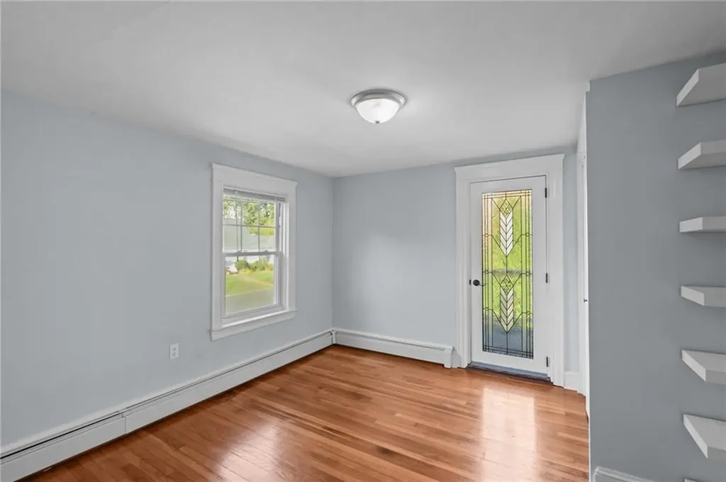108 Pleasant View Road Warwick RI 02888