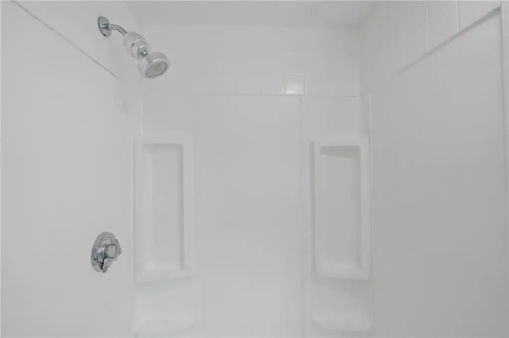 108 Pleasant View Road Warwick RI 02888