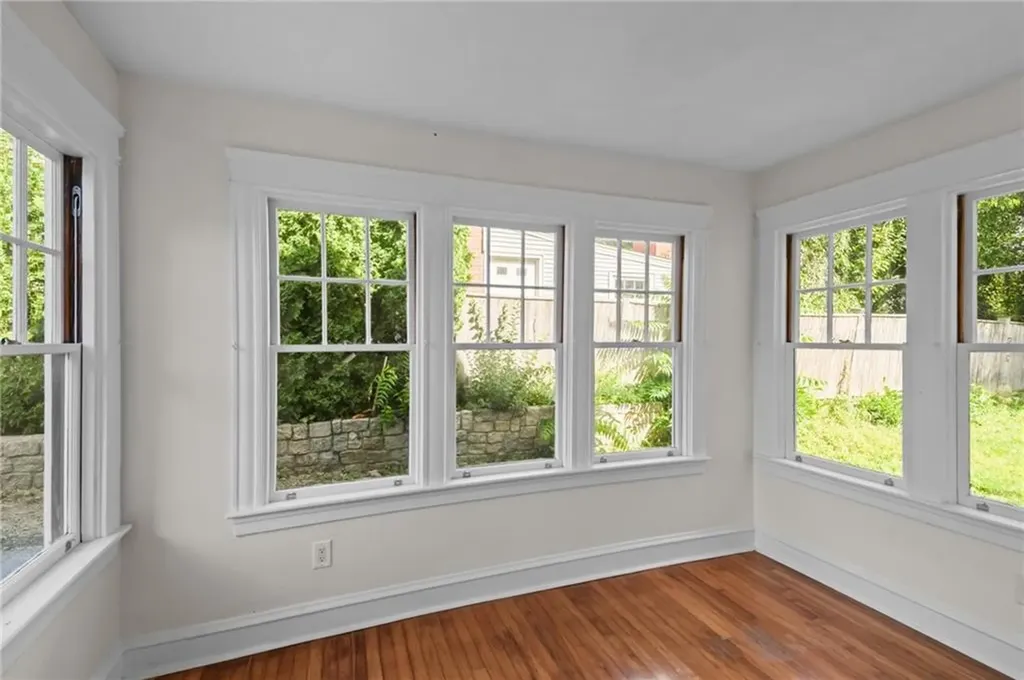 108 Pleasant View Road Warwick RI 02888