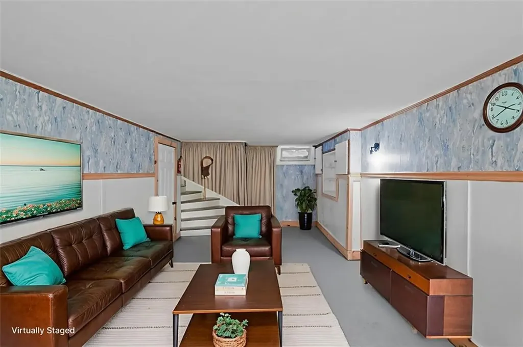 108 Pleasant View Road Warwick RI 02888