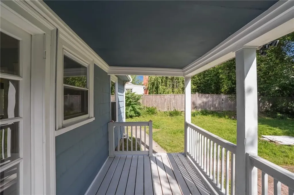 108 Pleasant View Road Warwick RI 02888