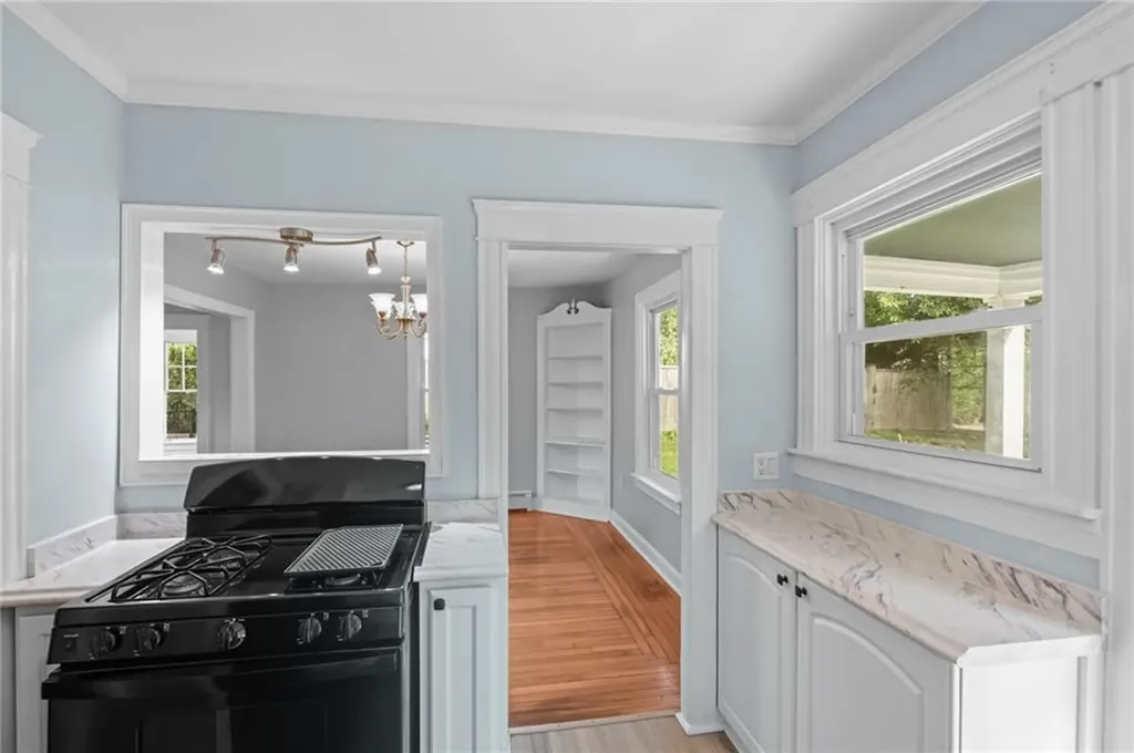 108 Pleasant View Road Warwick RI 02888