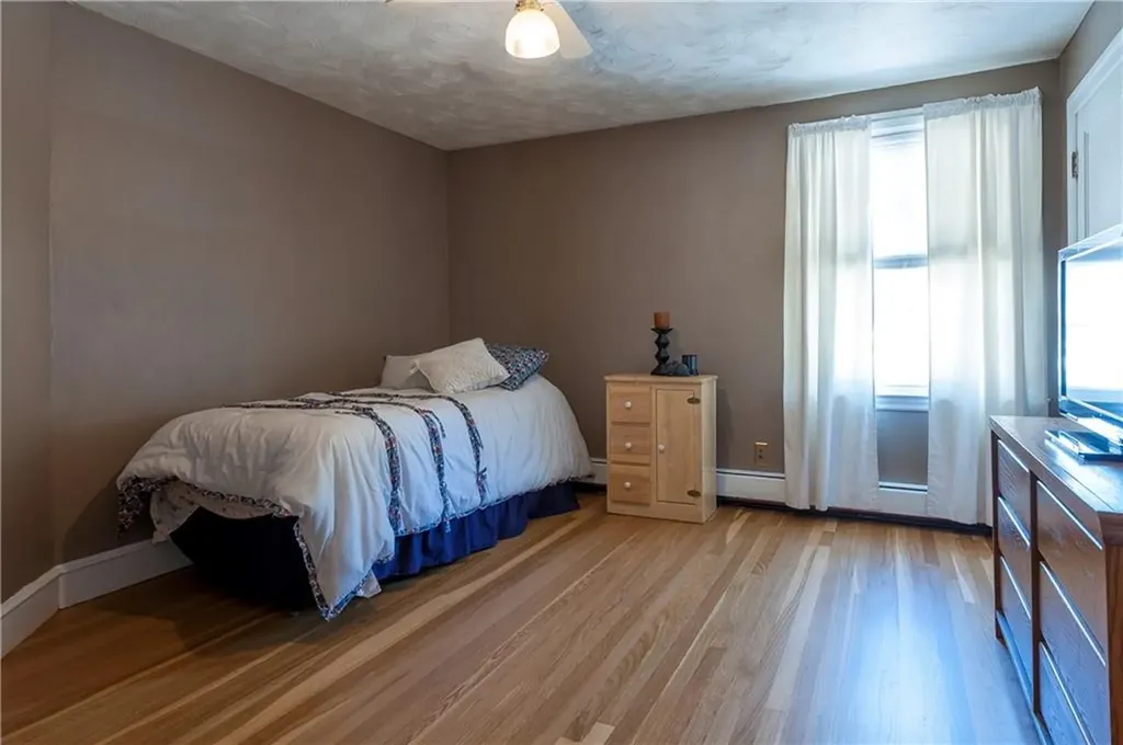 185 Hunts Avenue Pawtucket RI 02861