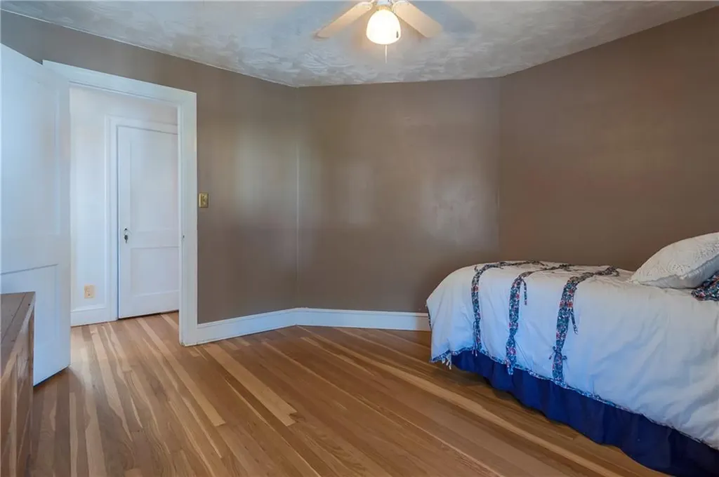 185 Hunts Avenue Pawtucket RI 02861