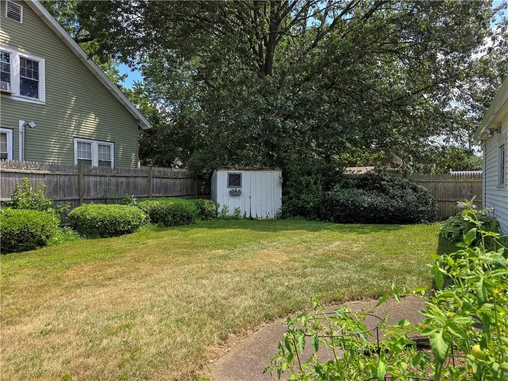 185 Hunts Avenue Pawtucket RI 02861