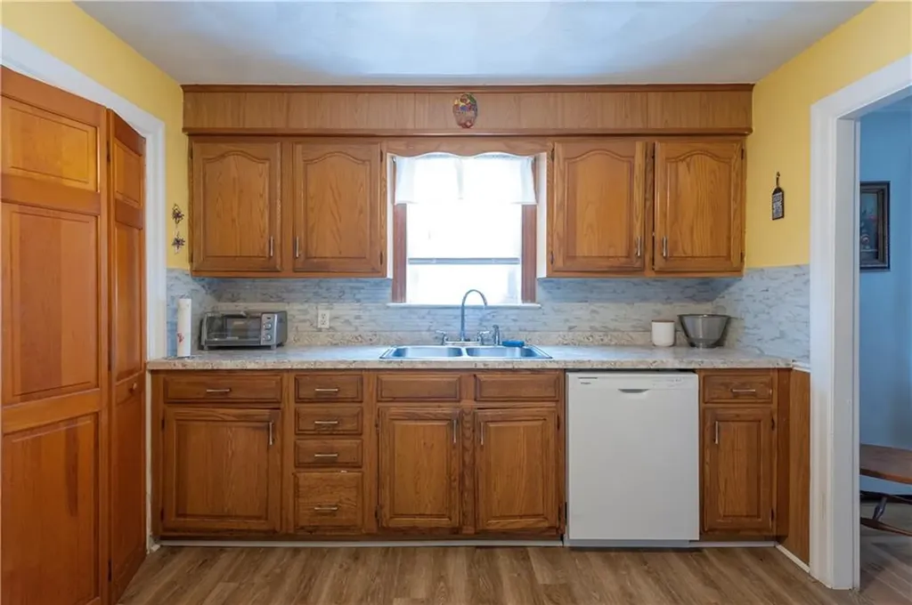 185 Hunts Avenue Pawtucket RI 02861
