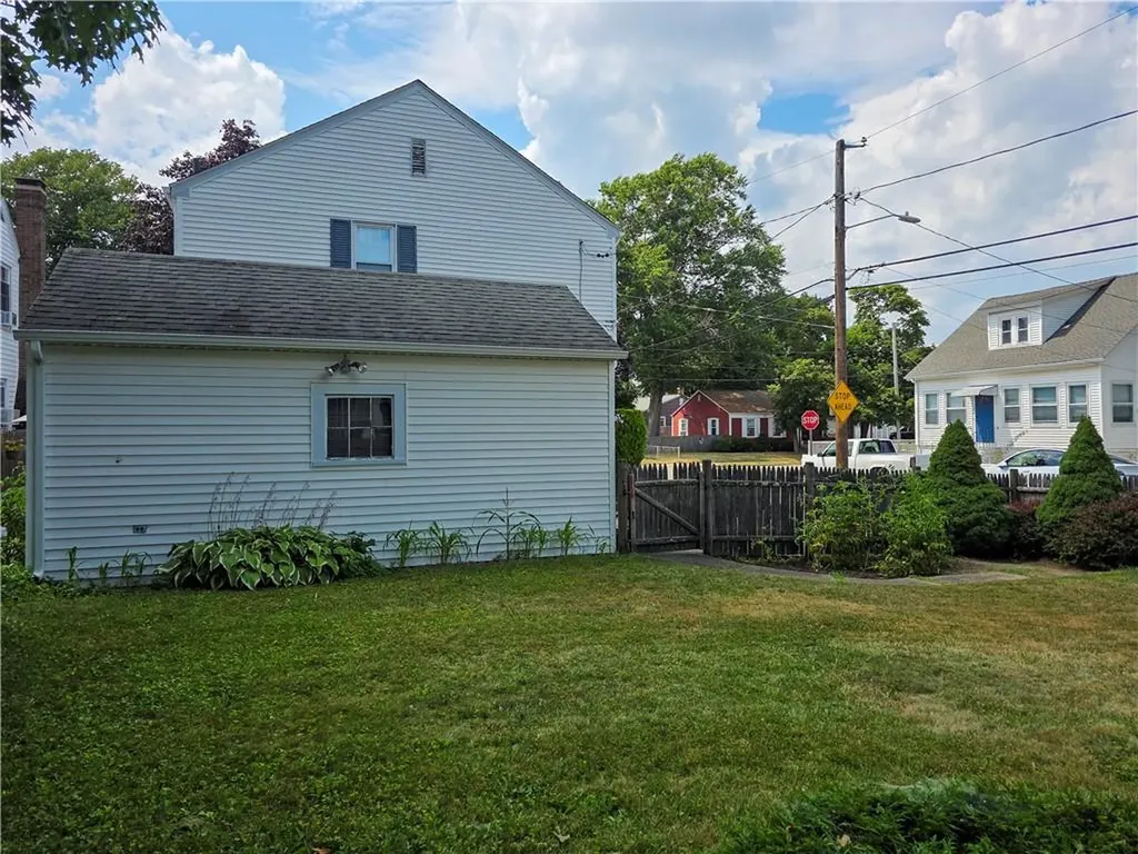 185 Hunts Avenue Pawtucket RI 02861