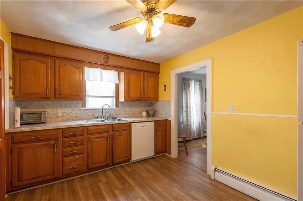 185 Hunts Avenue Pawtucket RI 02861