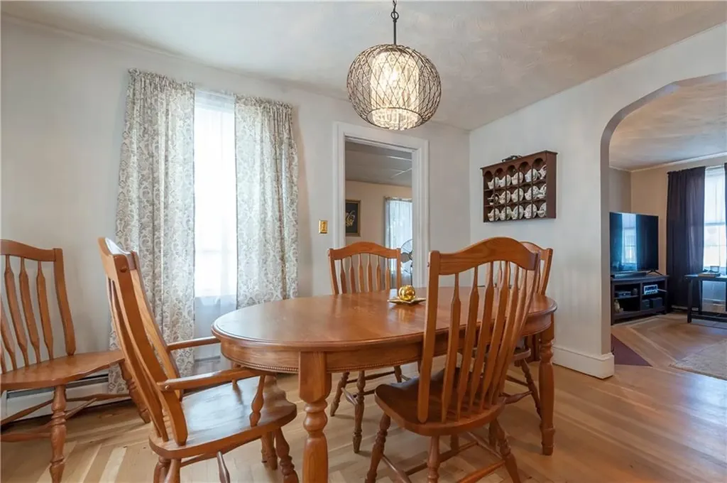 185 Hunts Avenue Pawtucket RI 02861