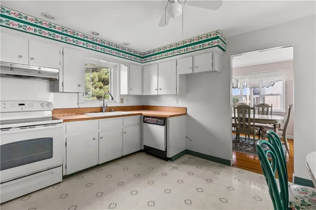 78 Ellery Road Newport RI 02840