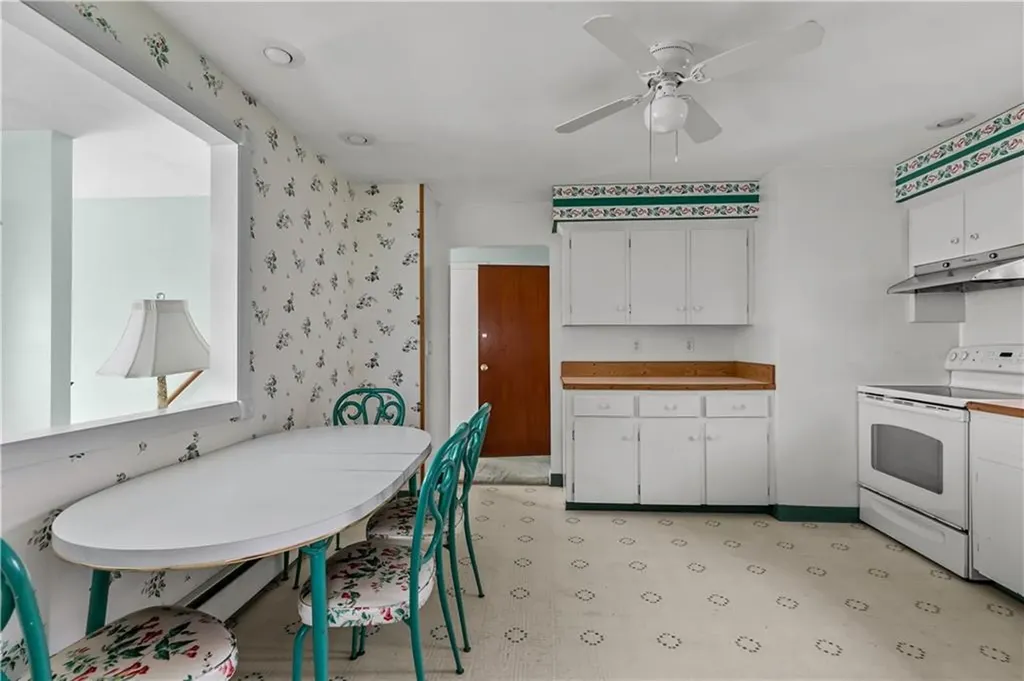 78 Ellery Road Newport RI 02840
