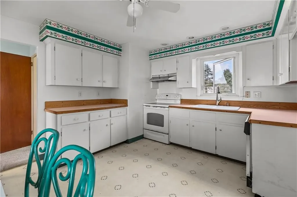 78 Ellery Road Newport RI 02840