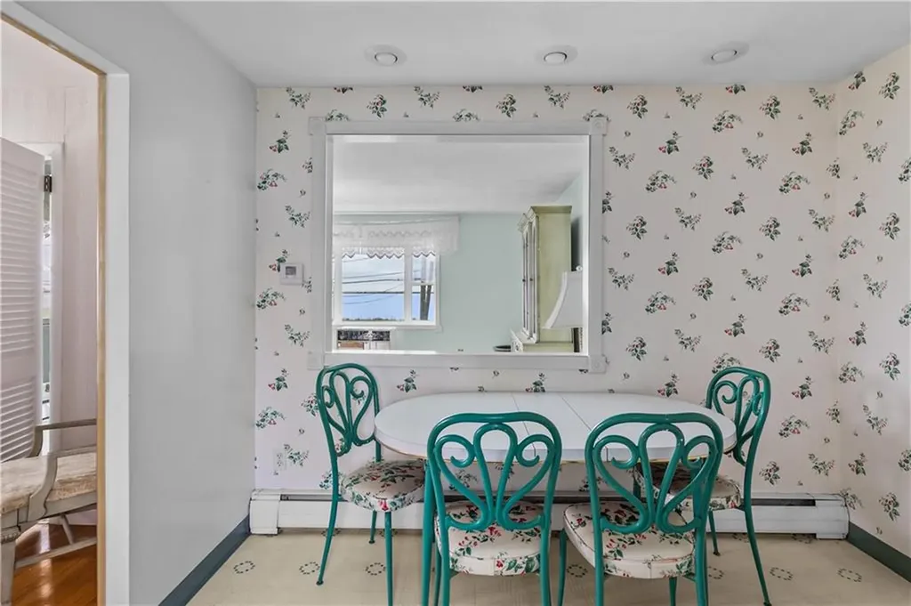 78 Ellery Road Newport RI 02840