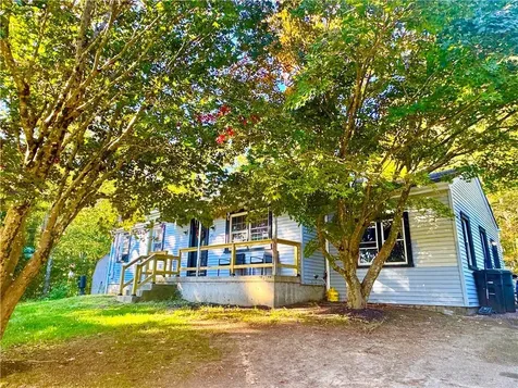 198 Colvintown Road Coventry RI 02906