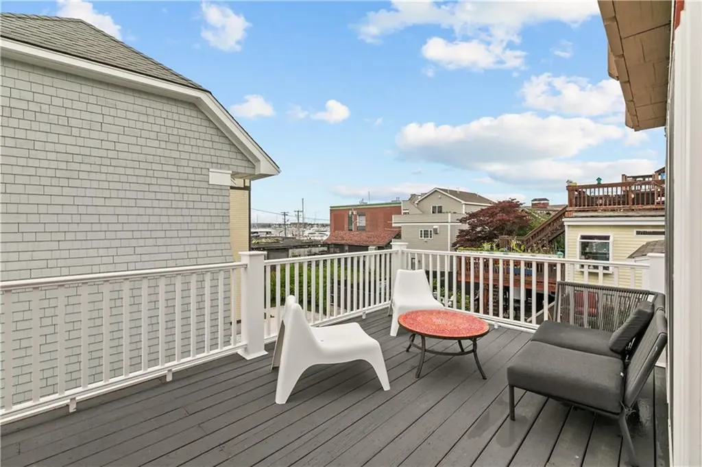 491 493 Thames Street Newport RI 02840
