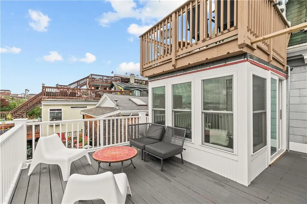 491 493 Thames Street Newport RI 02840