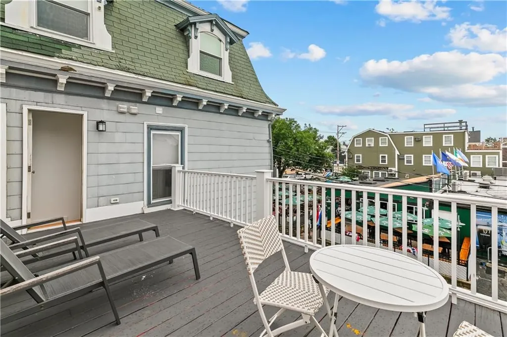 491 493 Thames Street Newport RI 02840