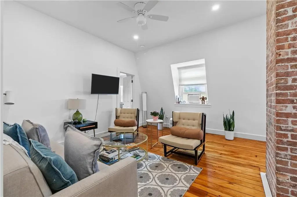 491 493 Thames Street Newport RI 02840