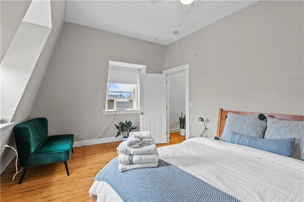 491 493 Thames Street Newport RI 02840