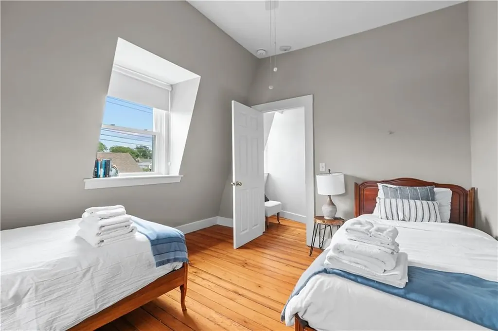 491 493 Thames Street Newport RI 02840