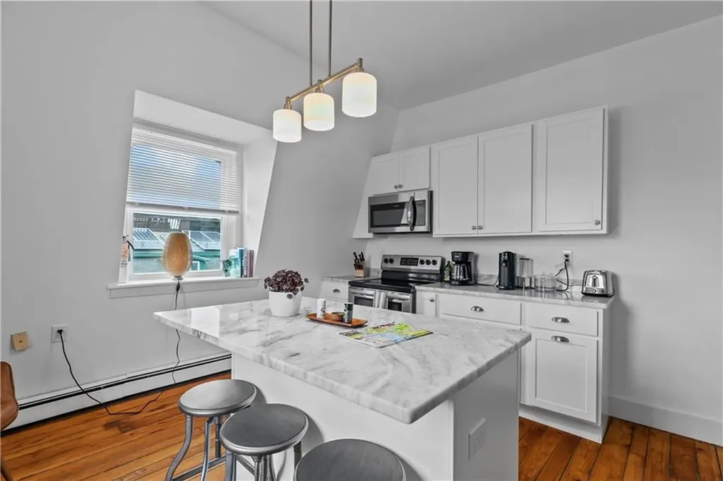 491 493 Thames Street Newport RI 02840