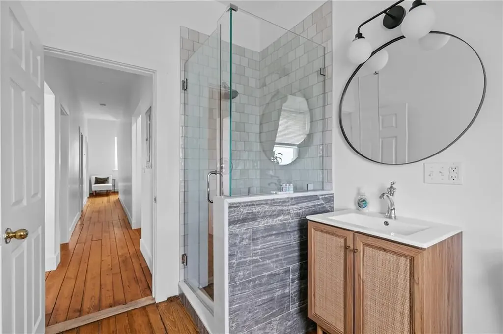 491 493 Thames Street Newport RI 02840