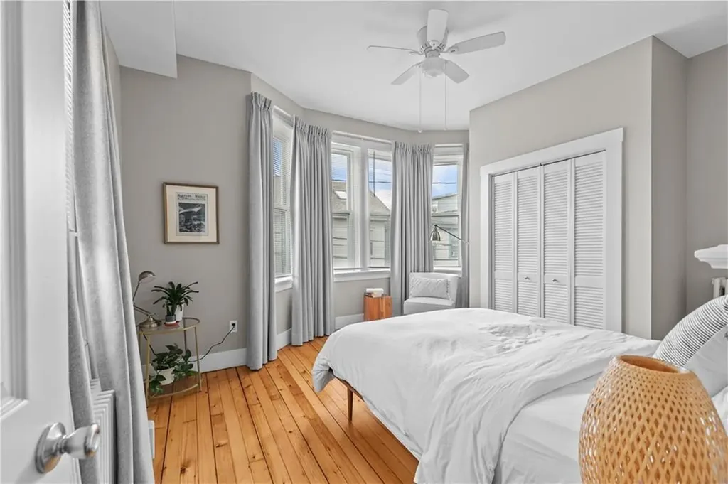 491 493 Thames Street Newport RI 02840