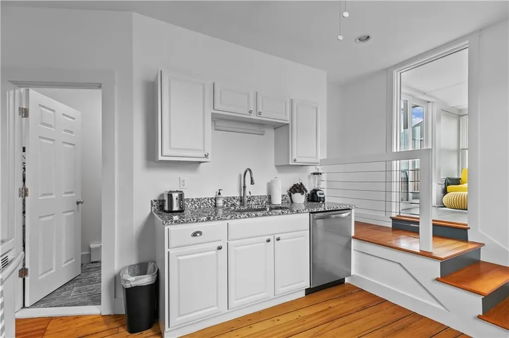 491 493 Thames Street Newport RI 02840