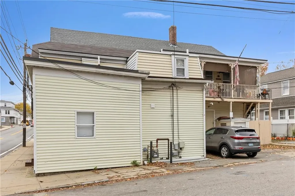 1674 1670 Main Street West Warwick RI 02893