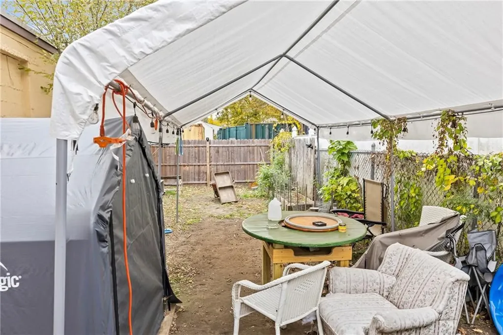 1674 1670 Main Street West Warwick RI 02893