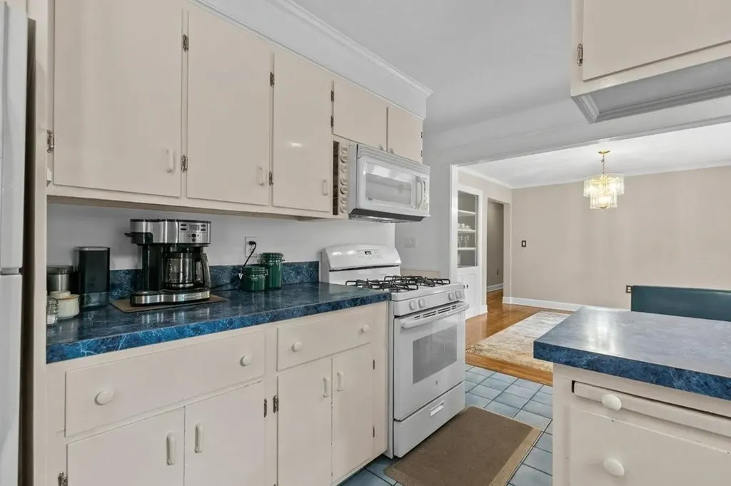 6 Wabasso Terrace Middletown RI 02842