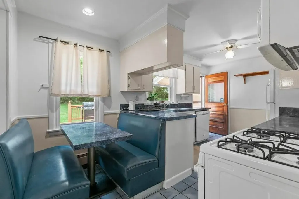 6 Wabasso Terrace Middletown RI 02842