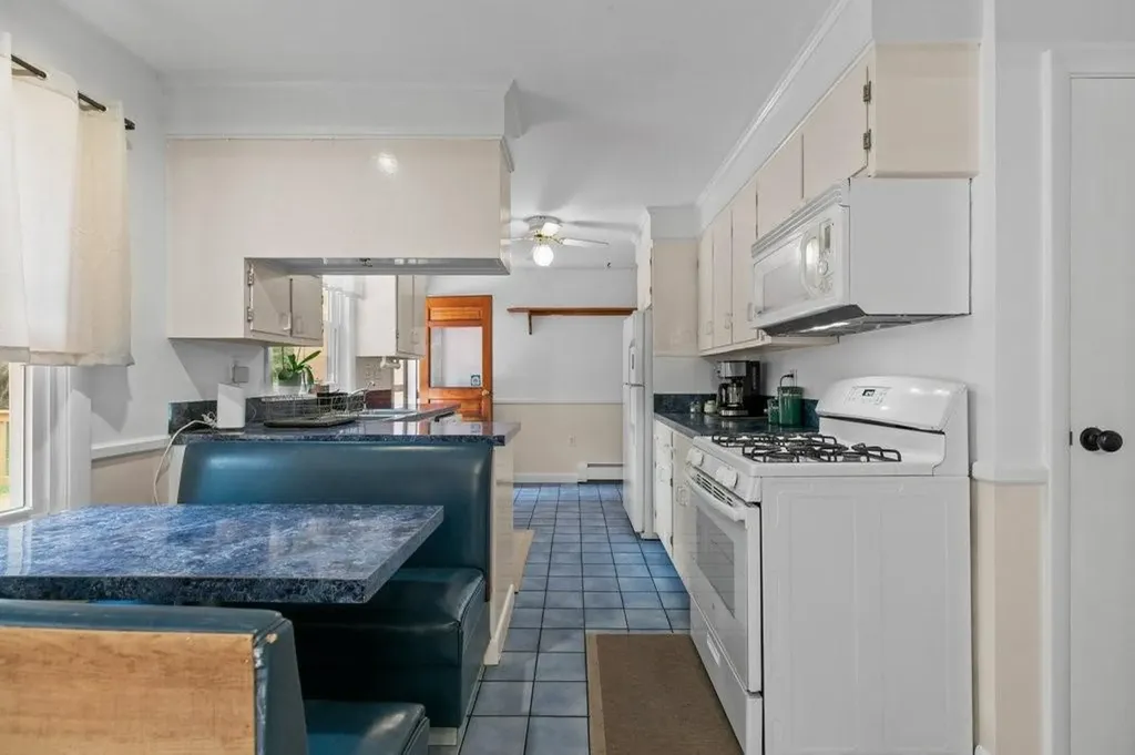 6 Wabasso Terrace Middletown RI 02842