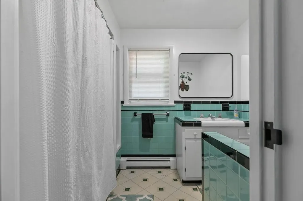 6 Wabasso Terrace Middletown RI 02842