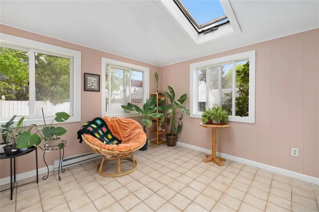 8 Dartmouth Avenue Warwick RI 02888