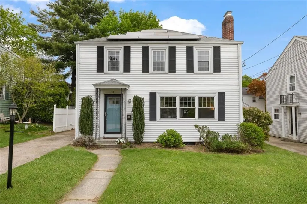 8 Dartmouth Avenue Warwick RI 02888