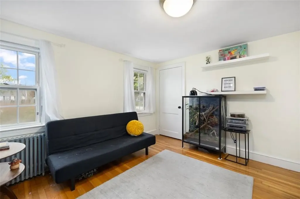 8 Dartmouth Avenue Warwick RI 02888
