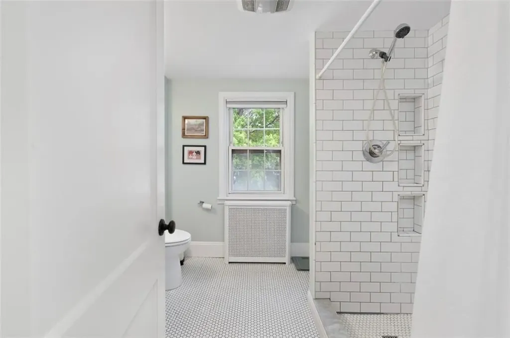 8 Dartmouth Avenue Warwick RI 02888