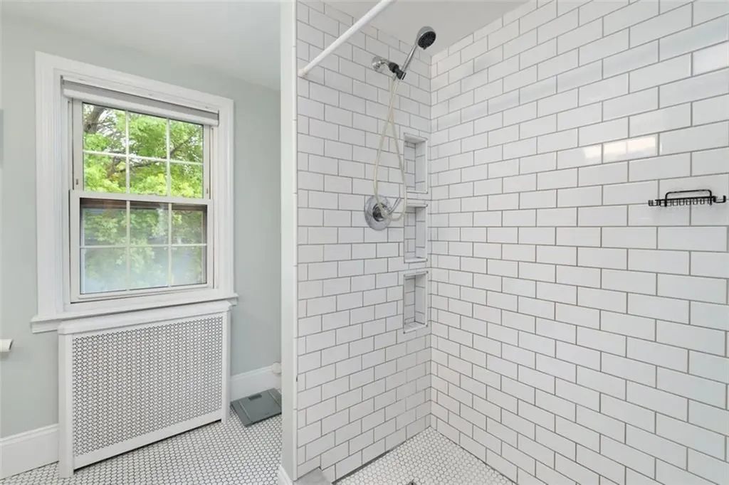 8 Dartmouth Avenue Warwick RI 02888