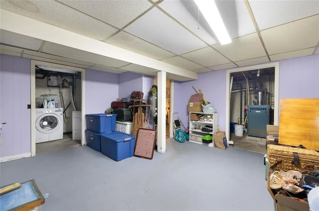 8 Dartmouth Avenue Warwick RI 02888