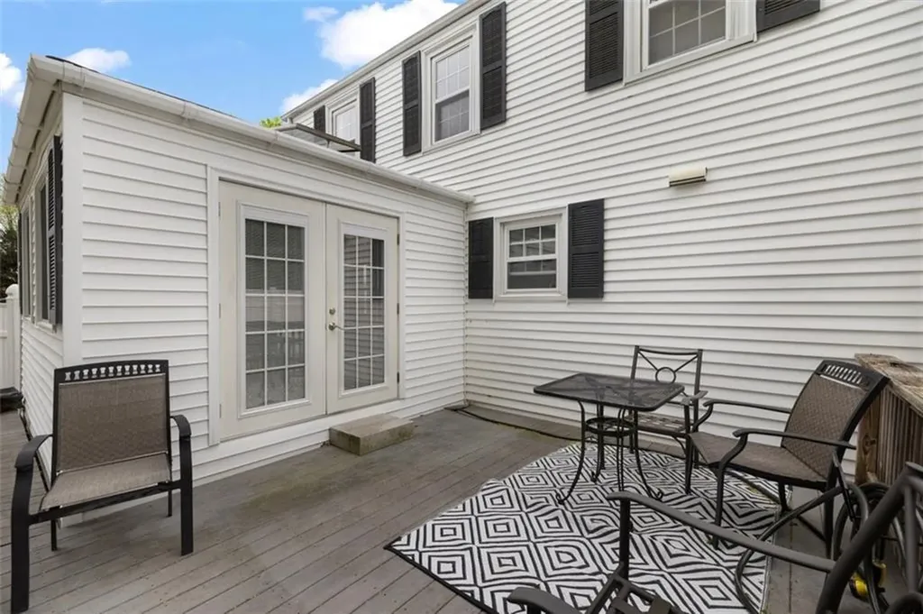 8 Dartmouth Avenue Warwick RI 02888