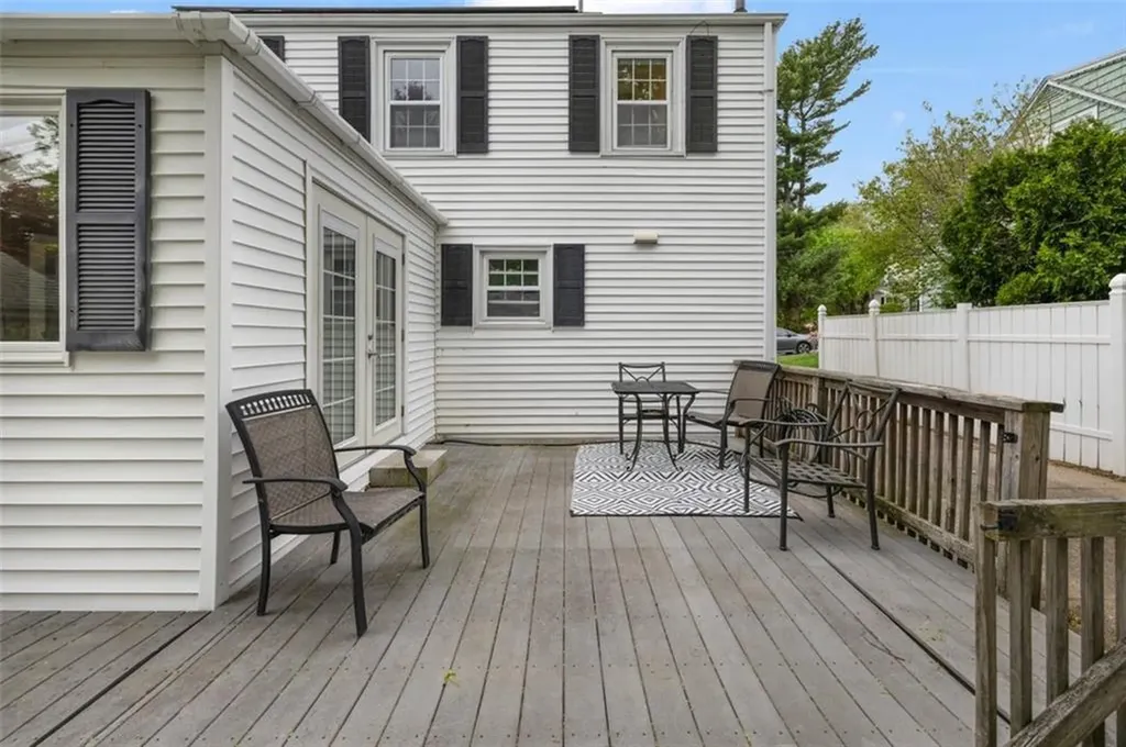 8 Dartmouth Avenue Warwick RI 02888