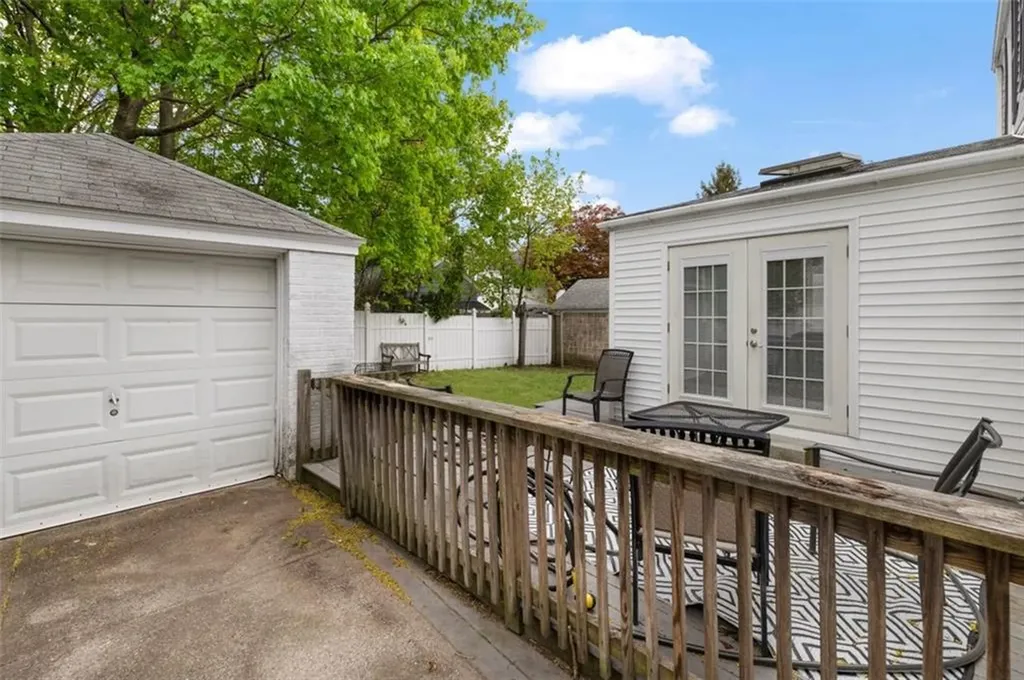 8 Dartmouth Avenue Warwick RI 02888