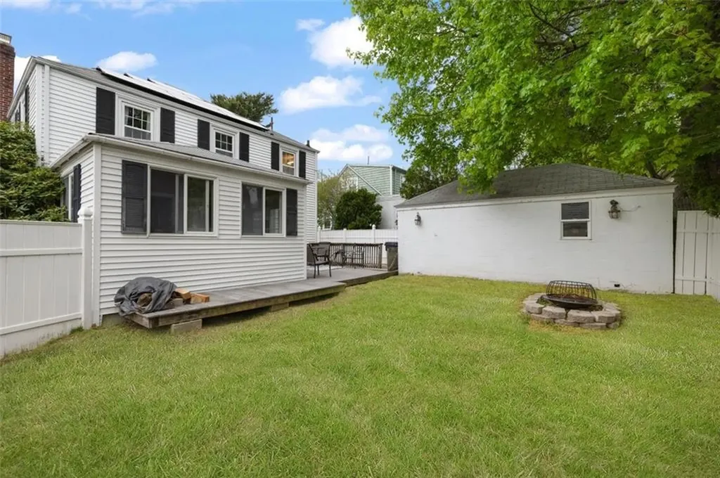 8 Dartmouth Avenue Warwick RI 02888