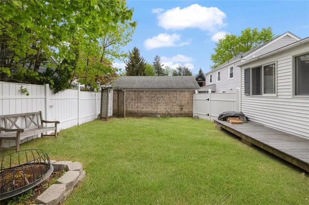 8 Dartmouth Avenue Warwick RI 02888