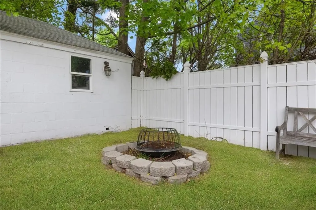 8 Dartmouth Avenue Warwick RI 02888